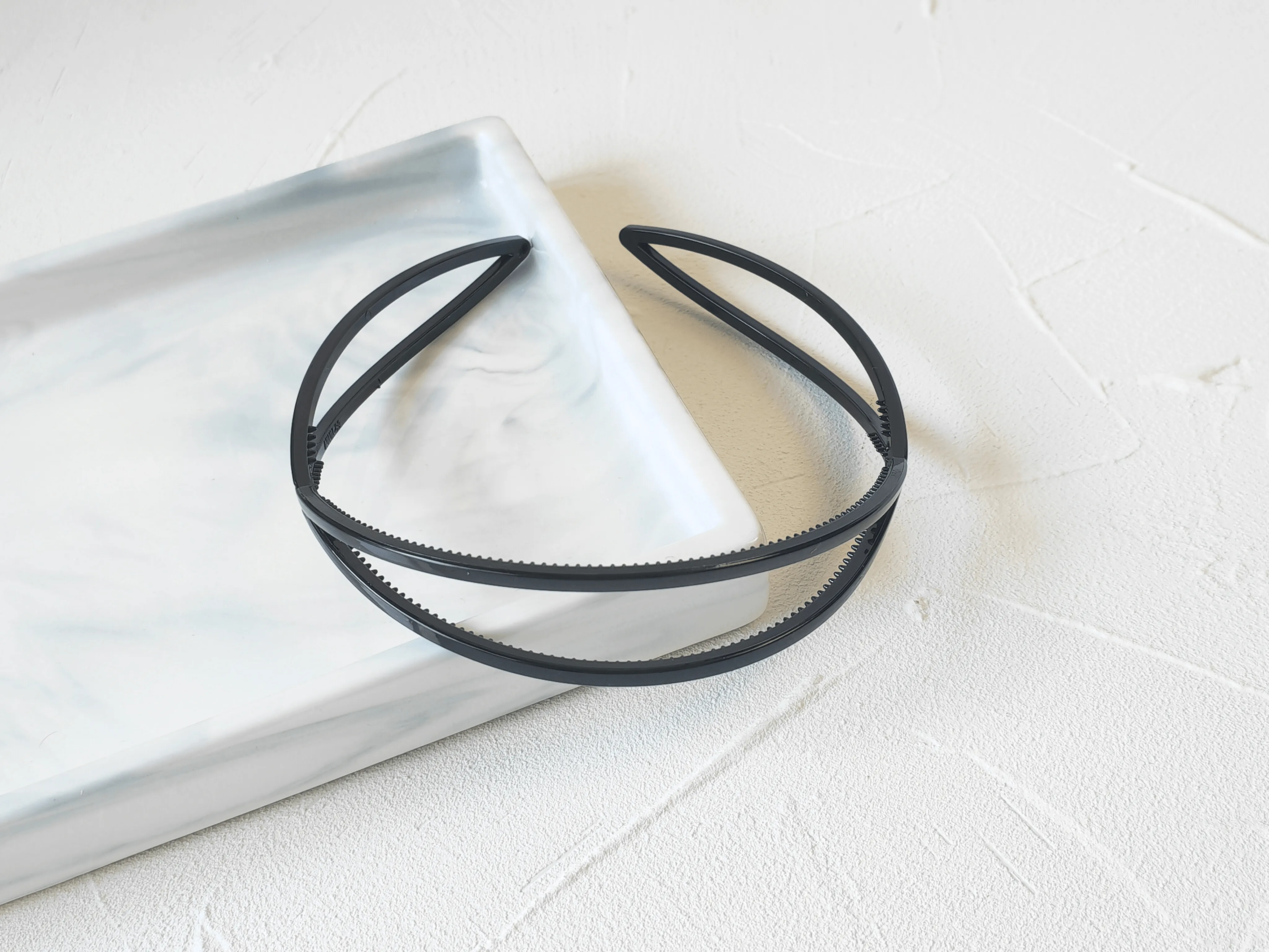 Classic Black Thin Crisscross Headband