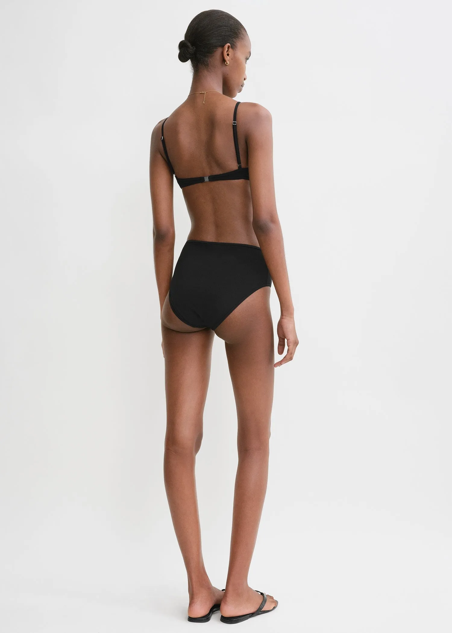 Half-cup bikini top black