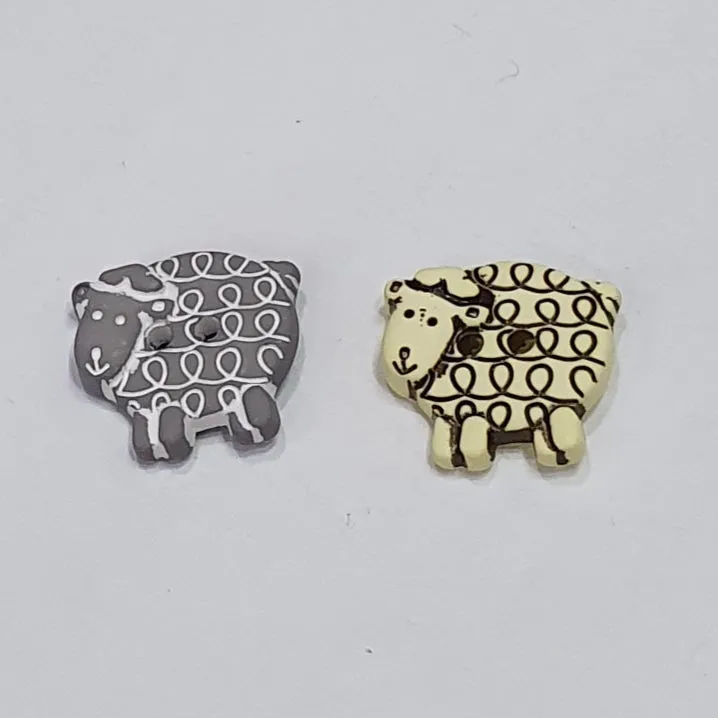 Sheep / Polyester / 2 Hole